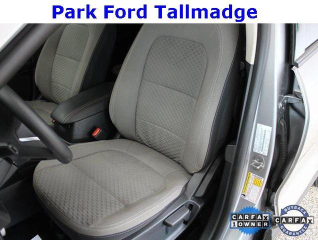 Photo of 2022 Iconic Silver Metallic Ford Escape