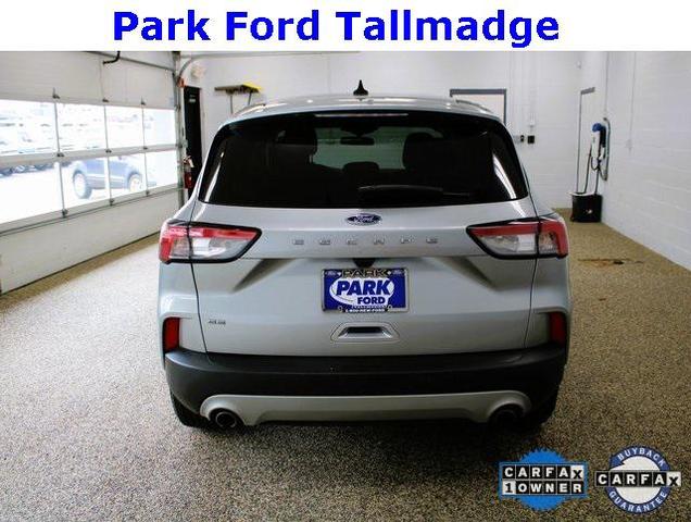 Photo of 2022 Iconic Silver Metallic Ford Escape