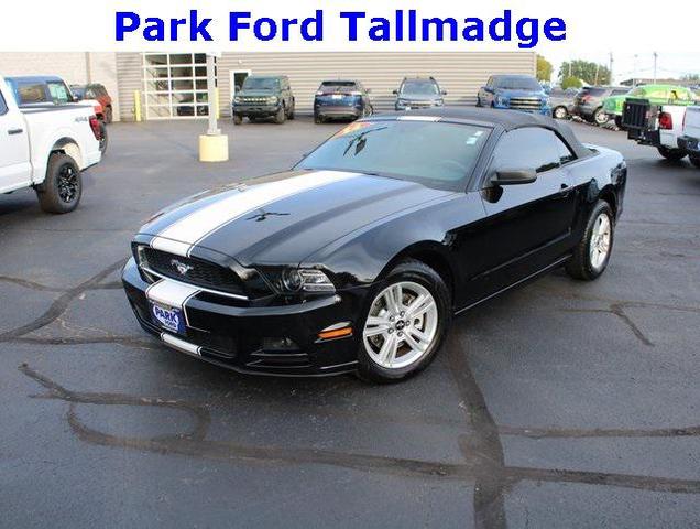 Photo of 2014 Black Ford Mustang
