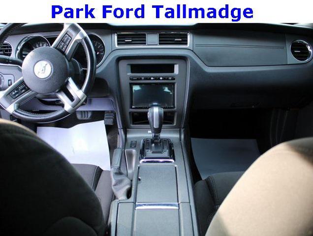 Photo of 2014 Black Ford Mustang
