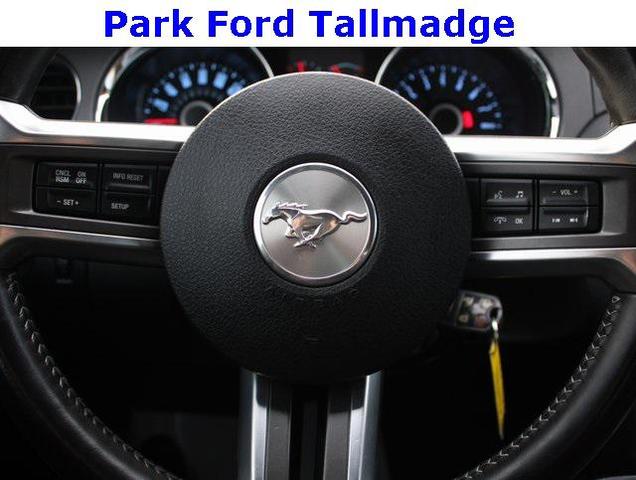 Photo of 2014 Black Ford Mustang