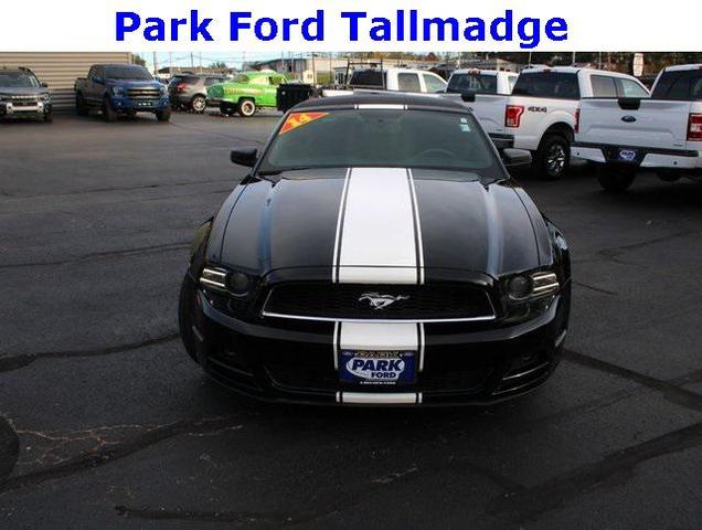 Photo of 2014 Black Ford Mustang