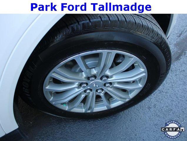 Photo of 2019 Crystal White Tricoat Cadillac XT5