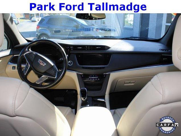 Photo of 2019 Crystal White Tricoat Cadillac XT5