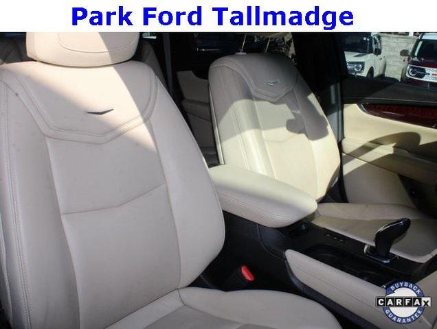 Photo of 2019 Crystal White Tricoat Cadillac XT5