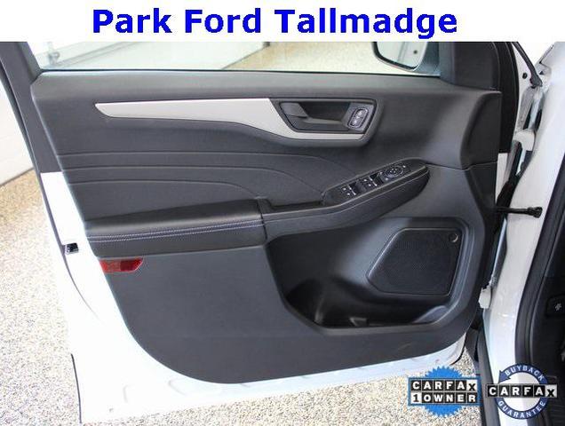 Photo of 2022 Oxford White Ford Escape