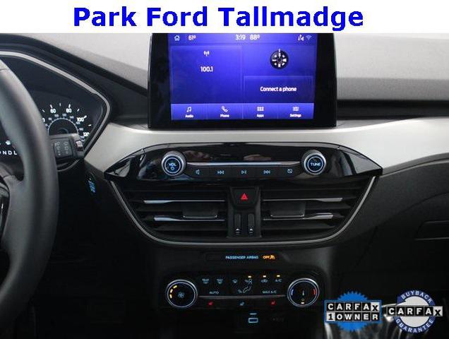 Photo of 2022 Oxford White Ford Escape