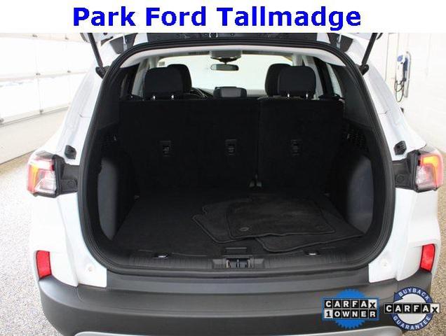 Photo of 2022 Oxford White Ford Escape