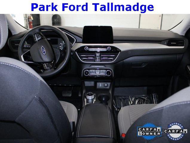 Photo of 2022 Oxford White Ford Escape
