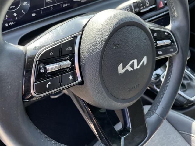 Photo of 2024 Steel Gray Kia Seltos