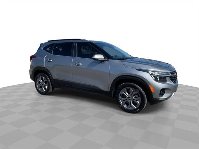 Photo of 2024 Steel Gray Kia Seltos