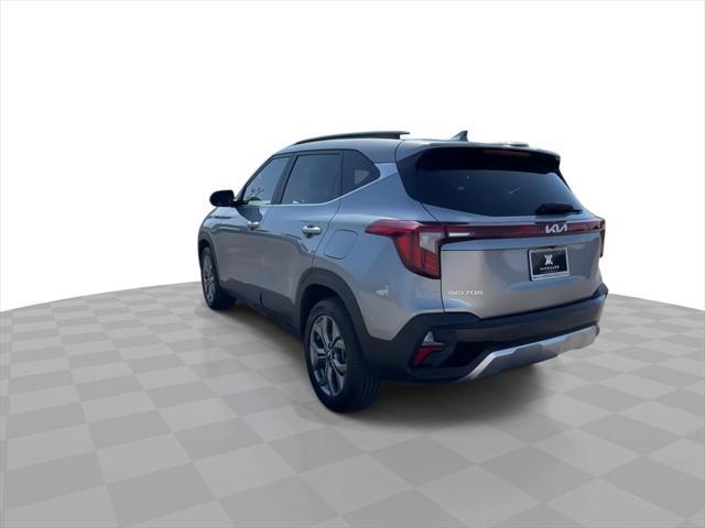 Photo of 2024 Steel Gray Kia Seltos