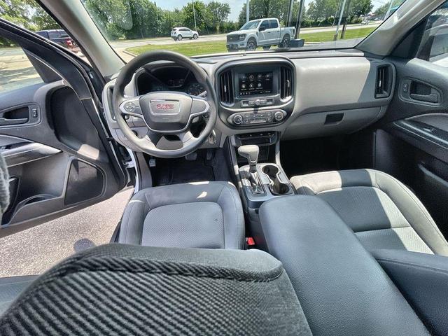 Photo of 2019 Summit White GMC Canyon