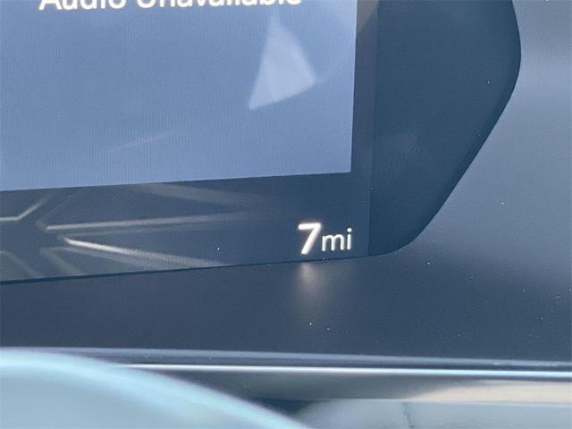 Photo of 2025 Summit White GMC Canyon