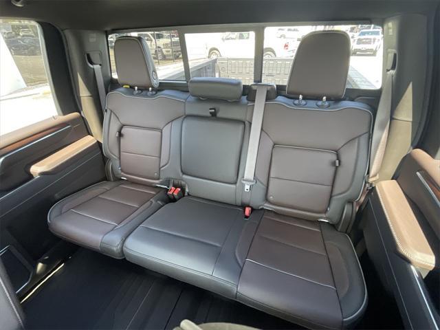 Photo of 2025 Summit White GMC Sierra 2500
