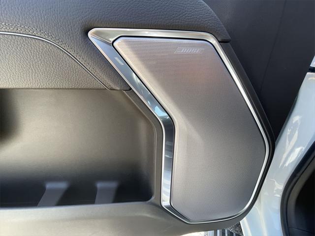 Photo of 2025 Summit White GMC Sierra 2500