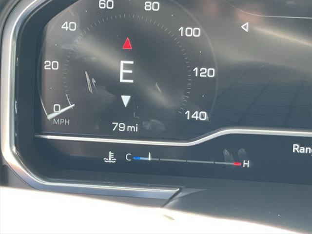 Photo of 2025 Summit White GMC Sierra 2500