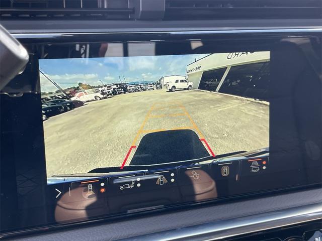 Photo of 2025 Summit White GMC Sierra 2500