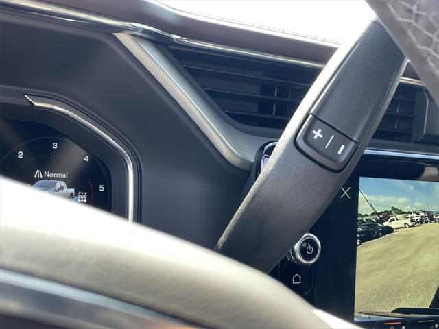 Photo of 2025 Summit White GMC Sierra 2500