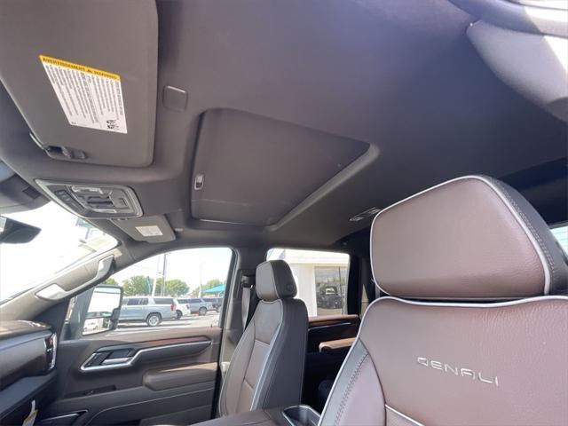 Photo of 2025 Summit White GMC Sierra 2500
