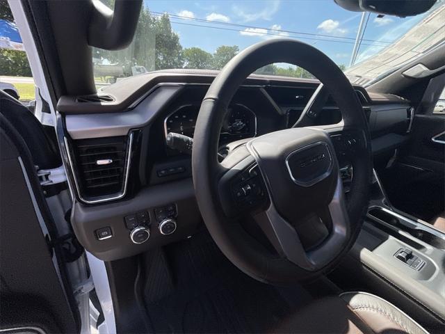 Photo of 2025 Summit White GMC Sierra 2500