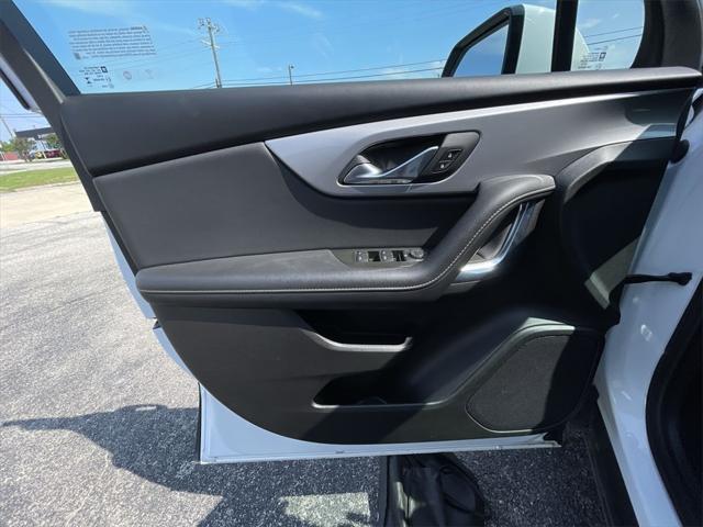 Photo of 2024 Summit White Chevrolet Blazer