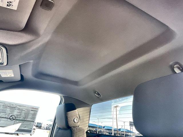 Photo of 2025 Summit White GMC Sierra 2500