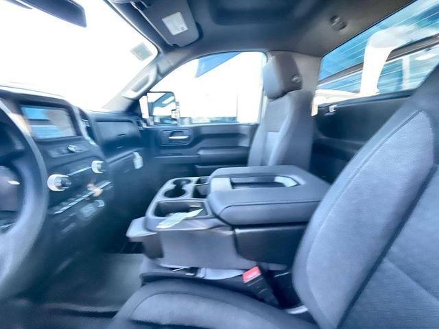 Photo of 2025 Summit White GMC Sierra 2500