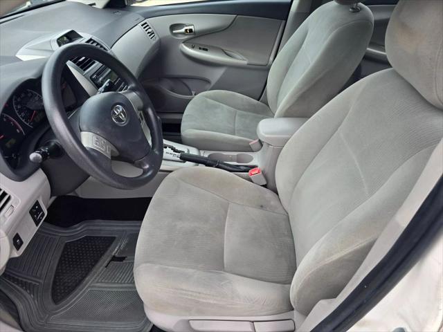 Photo of 2012 White Toyota Corolla