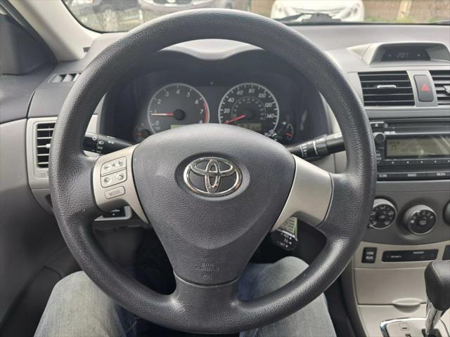 Photo of 2012 White Toyota Corolla