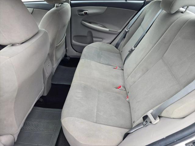 Photo of 2012 White Toyota Corolla
