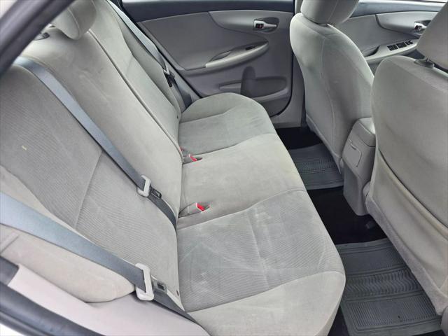 Photo of 2012 White Toyota Corolla