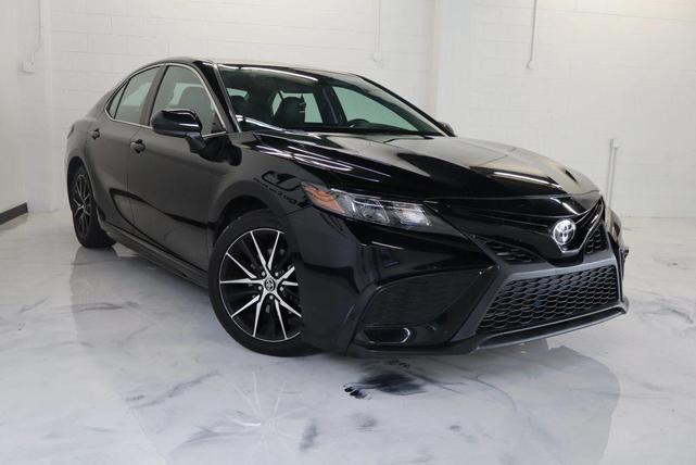 Photo of 2021 Midnight Black Metallic Toyota Camry