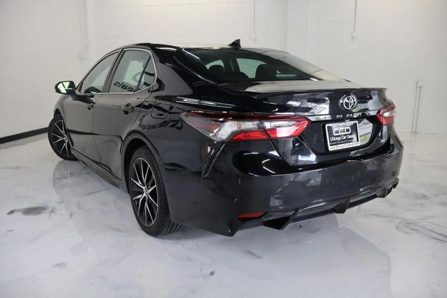 Photo of 2021 Midnight Black Metallic Toyota Camry