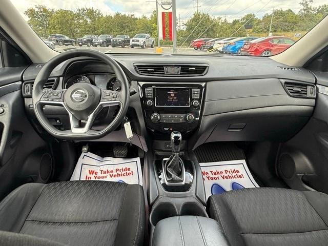 Photo of 2018 Magnetic Black Nissan Rogue