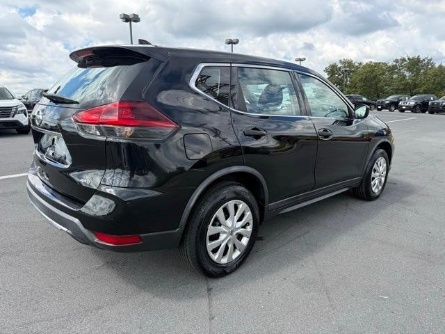 Photo of 2018 Magnetic Black Nissan Rogue
