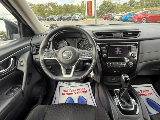 Photo of 2018 Magnetic Black Nissan Rogue