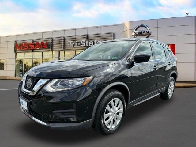 Photo of 2018 Magnetic Black Nissan Rogue