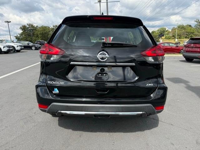 Photo of 2018 Magnetic Black Nissan Rogue