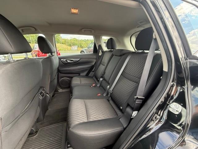 Photo of 2018 Magnetic Black Nissan Rogue