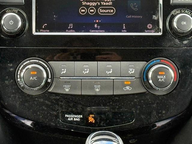 Photo of 2018 Magnetic Black Nissan Rogue