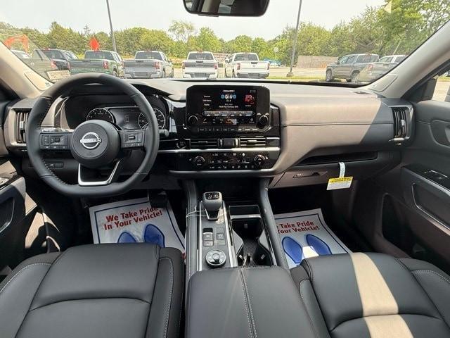 Photo of 2025 Black Nissan Pathfinder