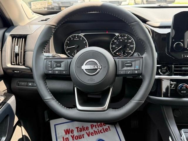 Photo of 2025 Black Nissan Pathfinder