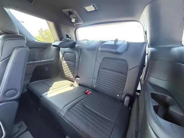 Photo of 2025 Glacier White Nissan Pathfinder