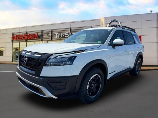 Photo of 2025 Glacier White Nissan Pathfinder