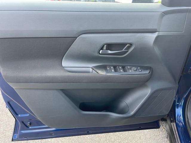 Photo of 2025 Deep Blue Pearl Nissan Kicks