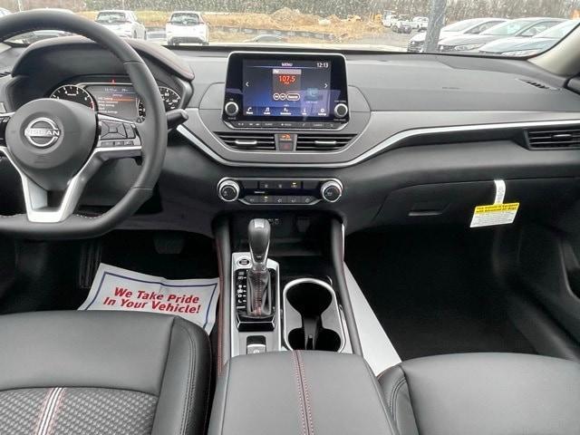 Photo of 2025 Gun Metallic Nissan Altima