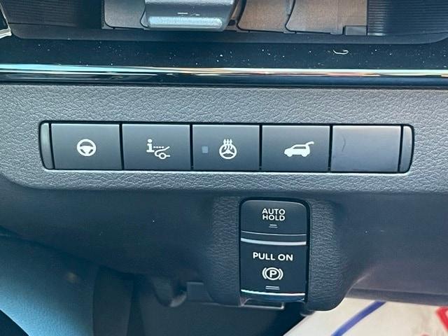 Photo of 2025 Everest White P Nissan Murano