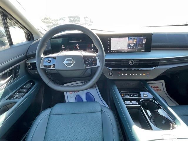 Photo of 2025 Everest White P Nissan Murano