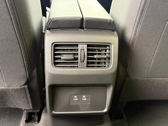 Photo of 2026 Everest White P Nissan Rogue
